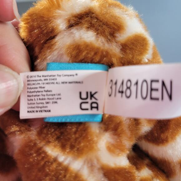 Manhattan Toy Giraffe Plush Stuffed Animal 9" Soft Toy 2016 Polyester Fiber - Picture 8 of 13
